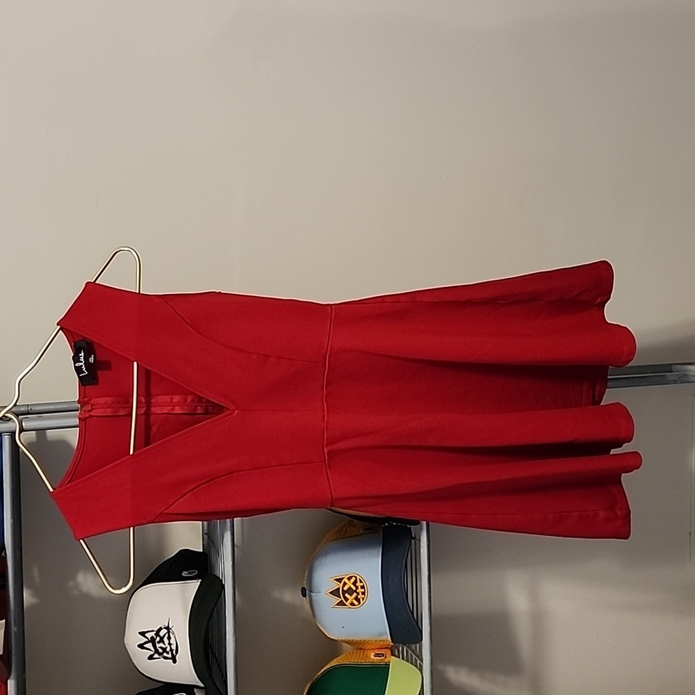 Classy red dress 💃